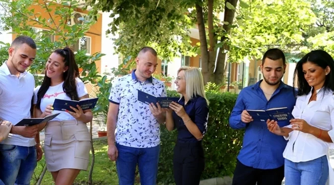 Опит за овладяване на емблематичен частен университет у нас буди спомени за "Осемте джуджета"