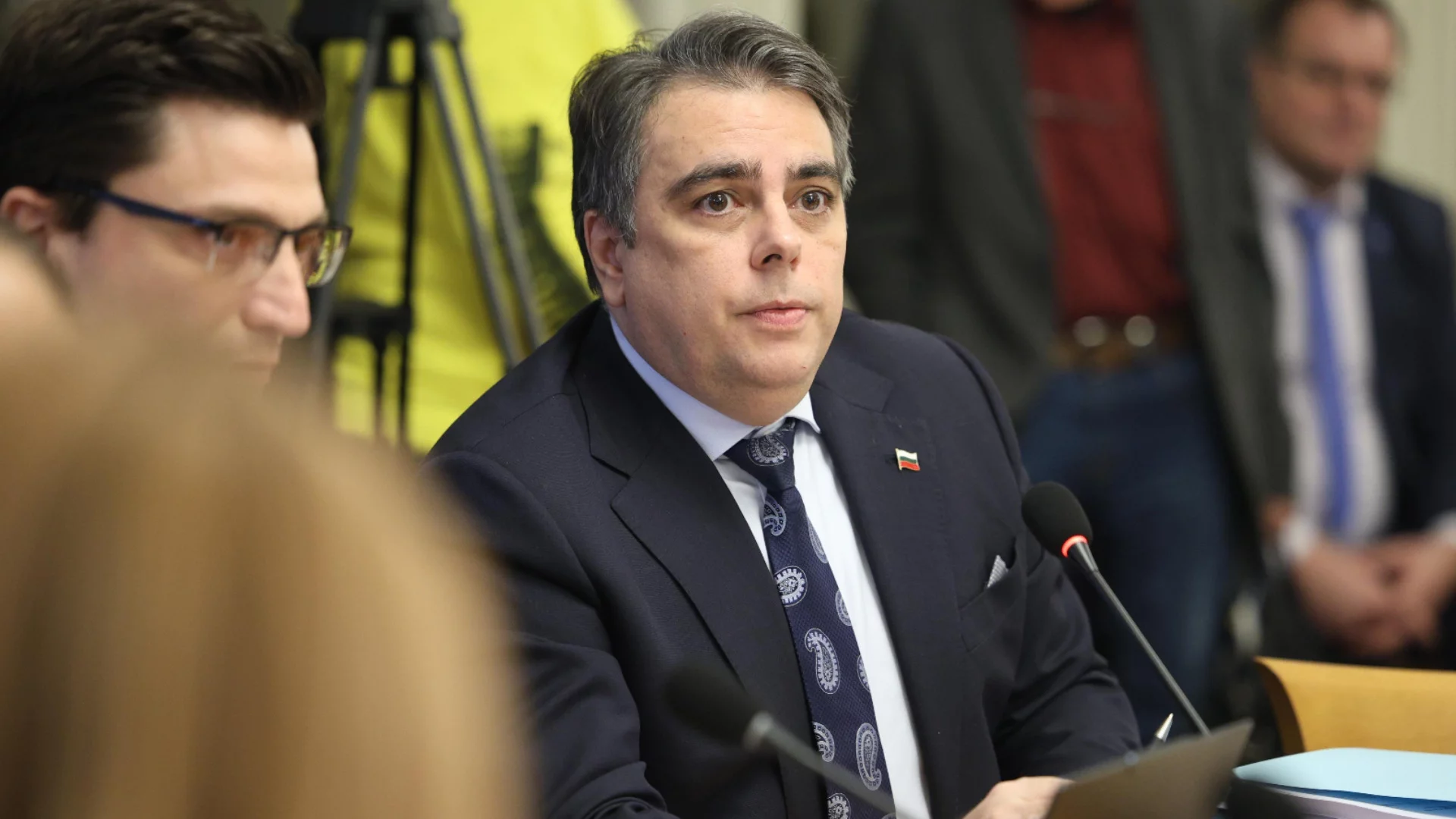 "Няма да се случи по този начин": Небивал скандал за бюджета в парламента (ВИДЕО)