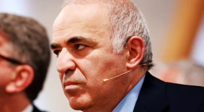 Каспаров разсипа НАТО: Вие сте фикция, вие не съществувате! След Украйна сте следващата жертва, но не сте готови да се биете (ВИДЕО)