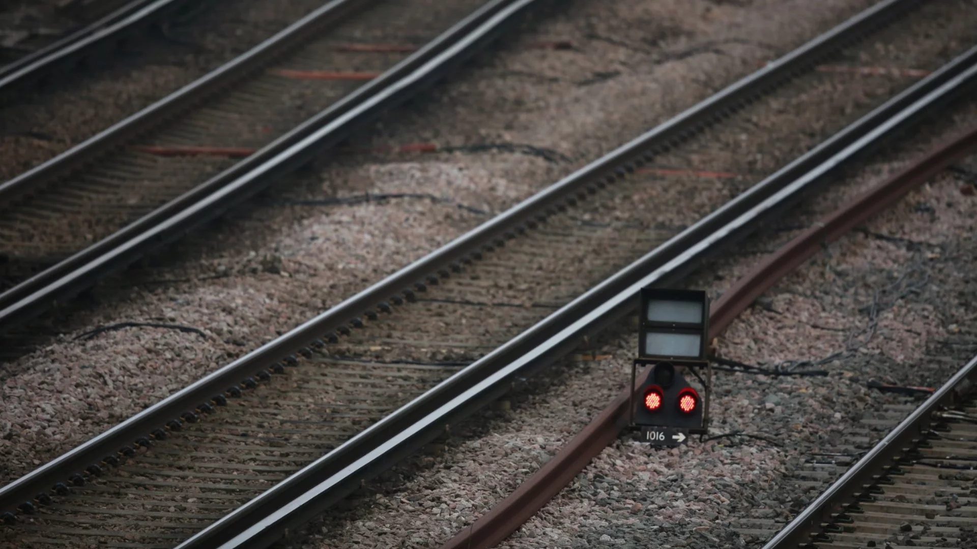 Тежък инцидент в Китай: Влак помете десетки работници