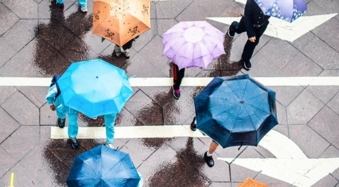 Червен код за опасни валежи в три области. Времето утре - 28 ноември 2025 г. 