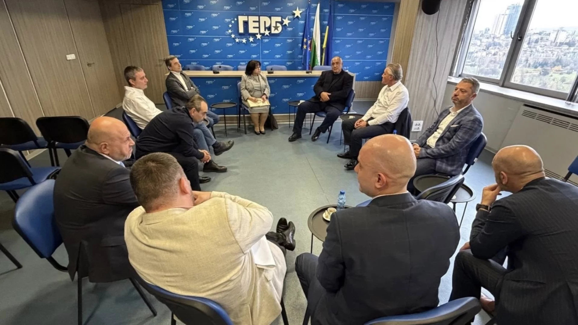 "Диалогът за бюджета е възстановен": Борисов направи "тристранка" в централата на ГЕРБ (СНИМКИ)