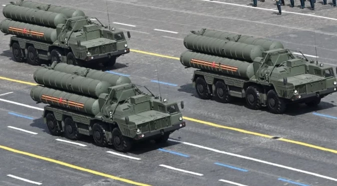 Индия одобри закупуването от Русия на ракети С-400 за над 1 млрд. долара