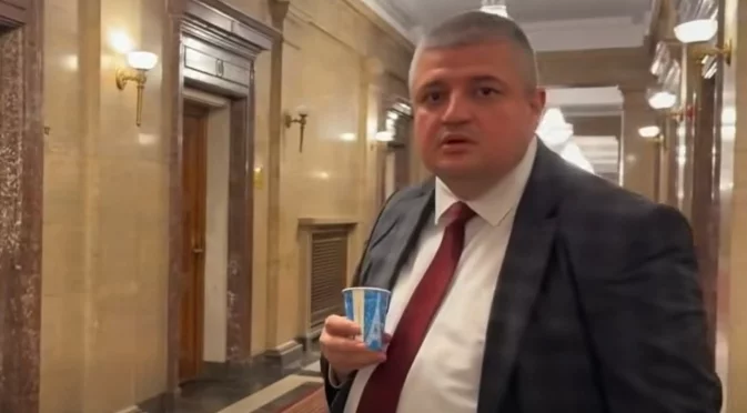 Мършляците и лоените топки 