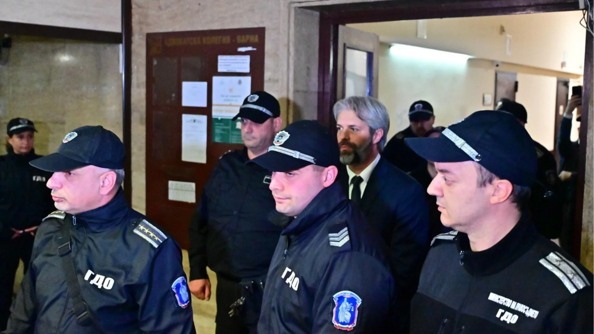 За броени часове: Събраха чрез дарения всичките 200 000 лева за гаранцията на Благомир Коцев