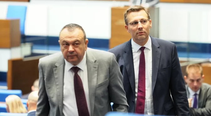 "Дръжте ги": Сътрудници на ПП с подробности за насилието от ДПС-Ново начало