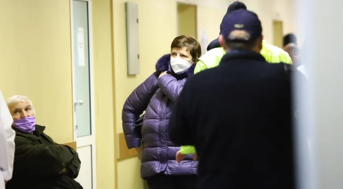 Грипът вече е тук, светът на нокти от нова зараза