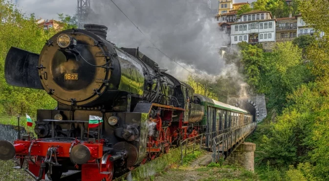 Коледни влакове с парен локомотив ще пътуват в страната