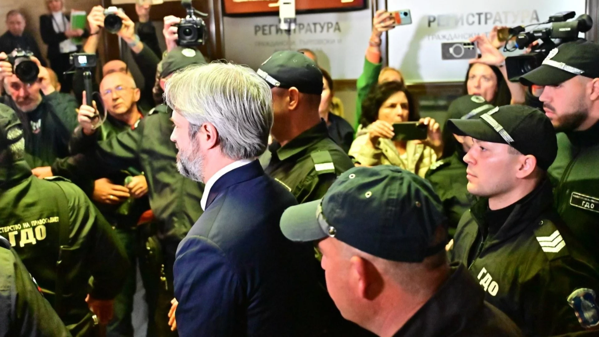 "В сферата на сатирата": Необяснимото в обвиненията срещу Благомир Коцев