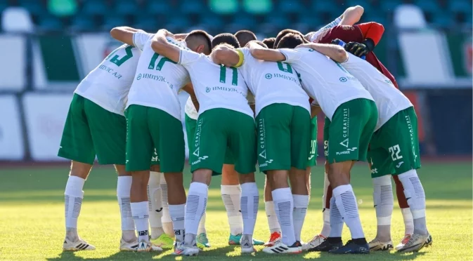 Клуб от Втора лига остана без подкрепа от общината: служители, треньори и футболисти са без заплати