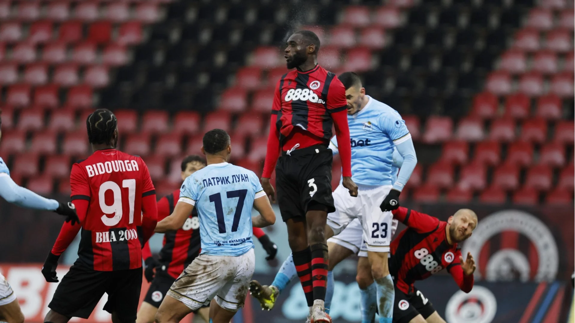 Нямаше вълци в "Надежда", но нямаше и футбол: Локо Сф и Арда "спукаха топката" и останаха извън топ 8