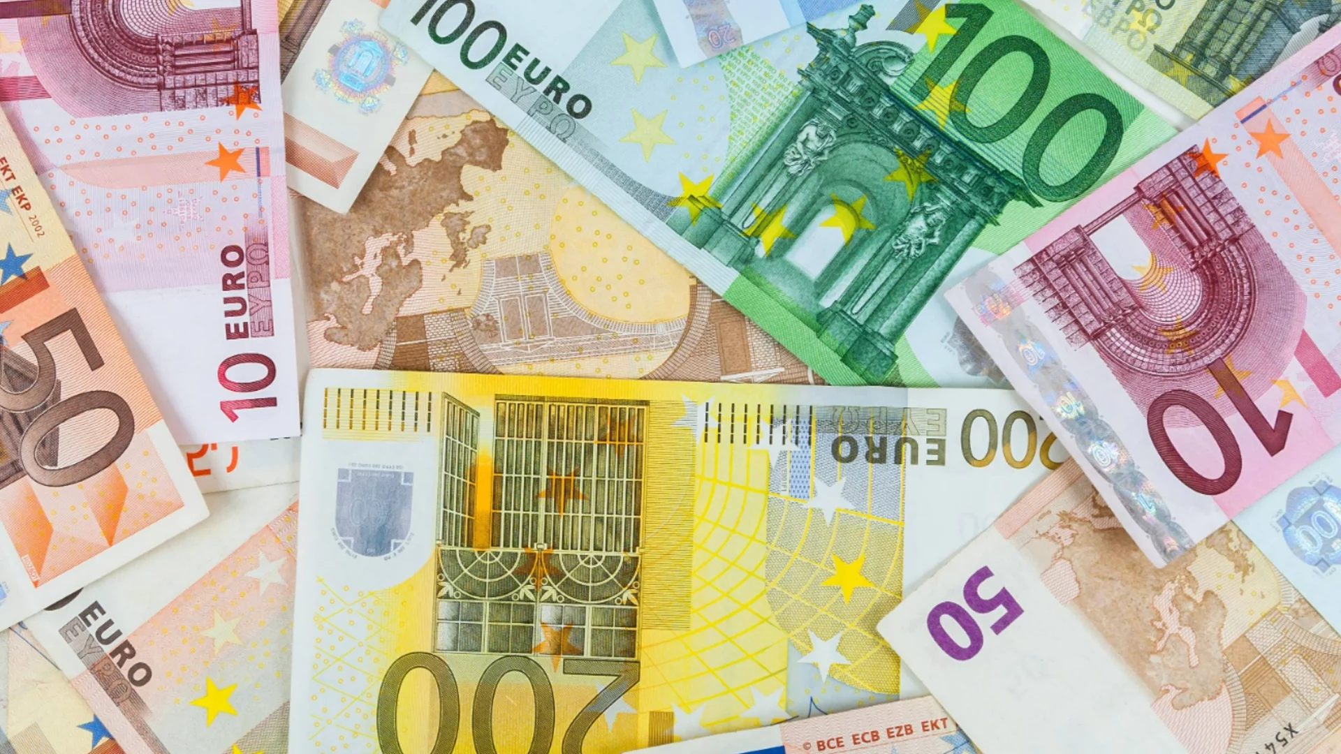 Увеличава се сериозно: БНБ обяви колко е външният дълг на България