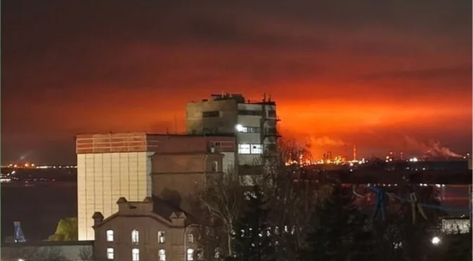 Украинската армия: Унищожихме склад с руски дронове в Крим, ударихме голяма рафинерия (ВИДЕО)