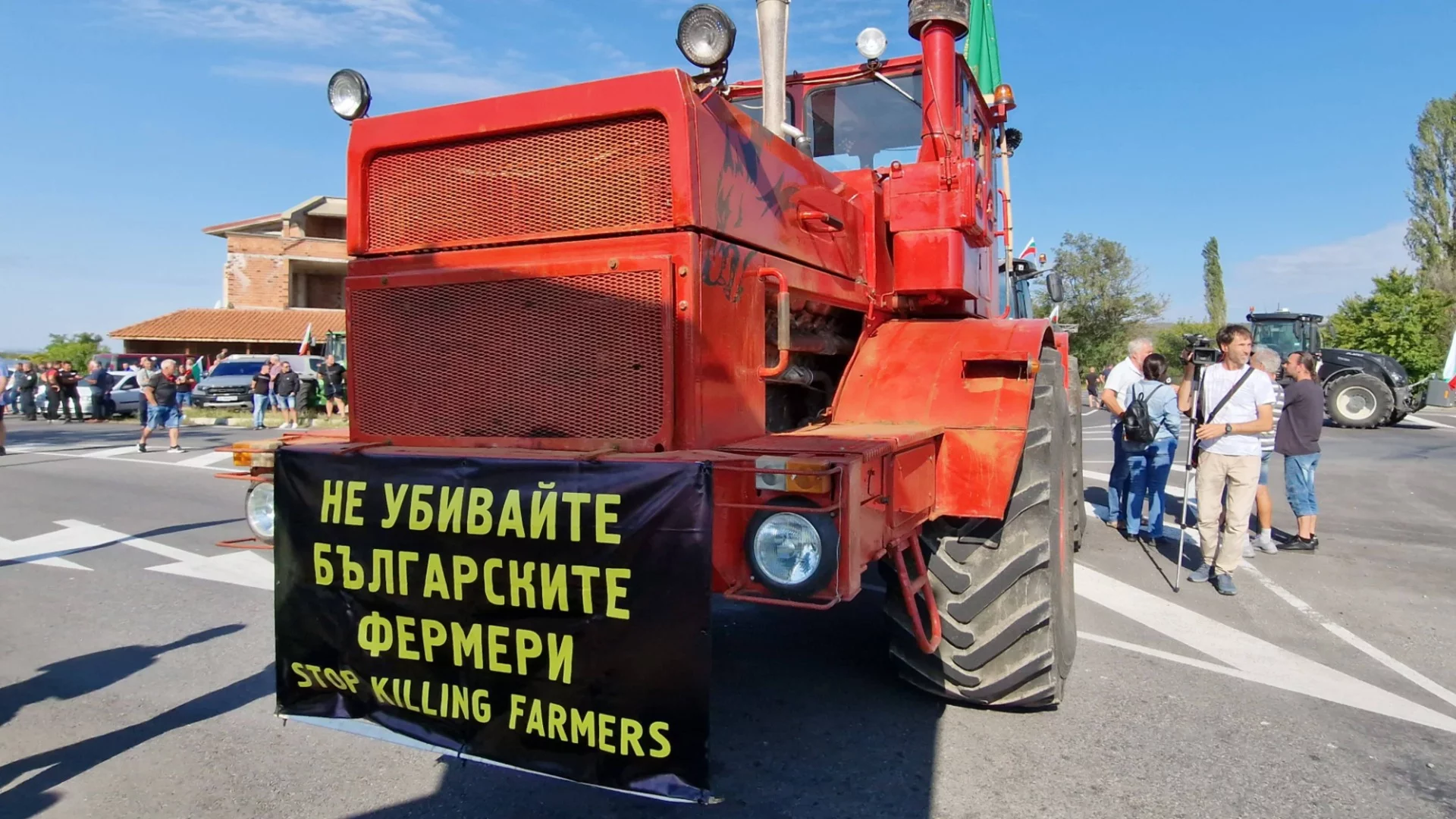 Български зърнопроизводители са на мащабен протест в Брюксел