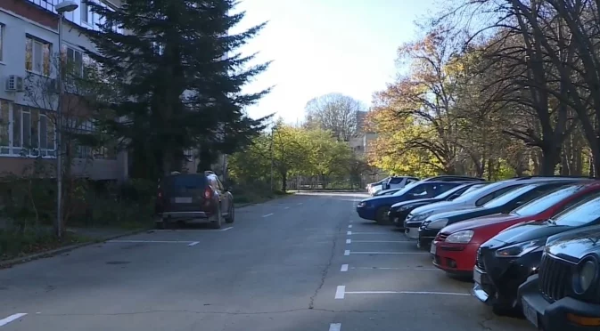 Варненци взеха нещата в свои ръце: Сами си разчертаха паркоместа