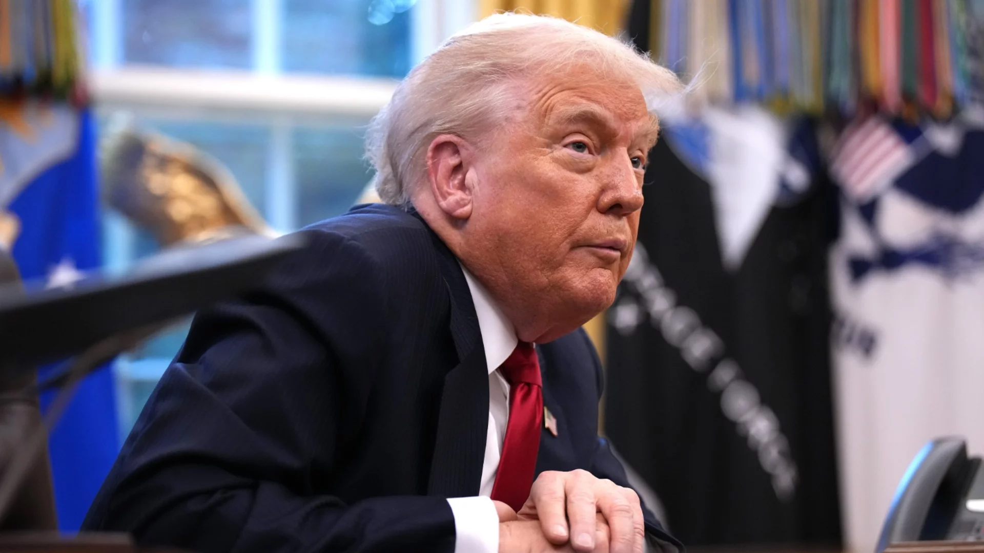 "С автописалка": Тръмп отменя всички укази на Байдън