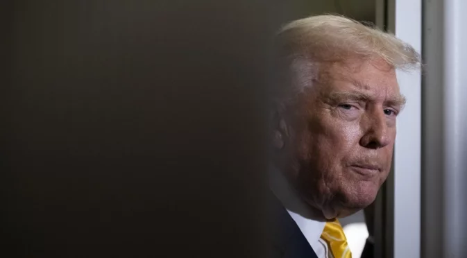 Тръмп помилва бивш президент на Хондурас