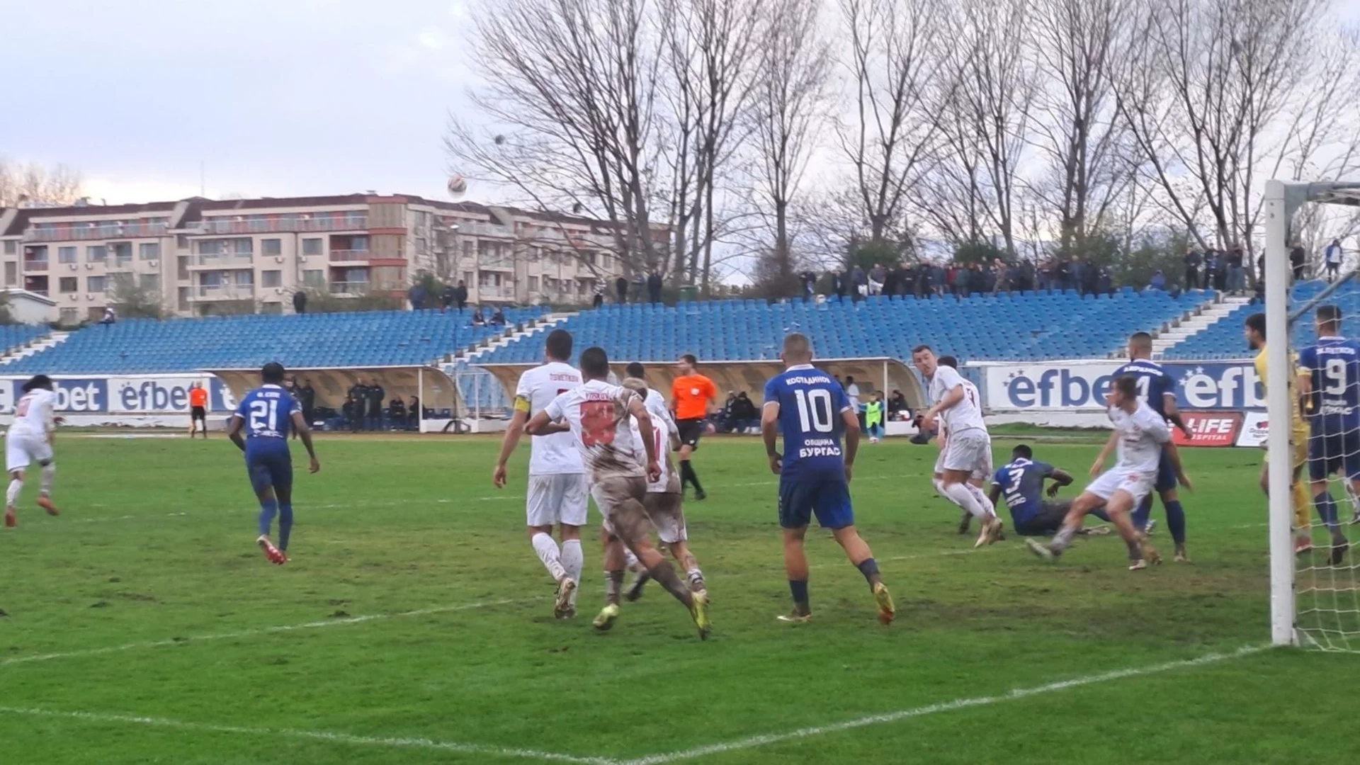 Фратрия спря добрата серия на Черноморец Бургас, Отличен 6 за Вихрен Сандански