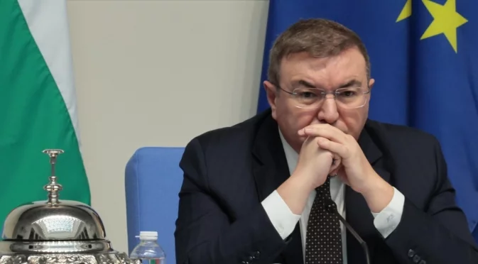 Вместо 8, ще има 16 предсрочни избори: Зам.-председателят на НС обяви какво ще стане, ако БСП напусне властта