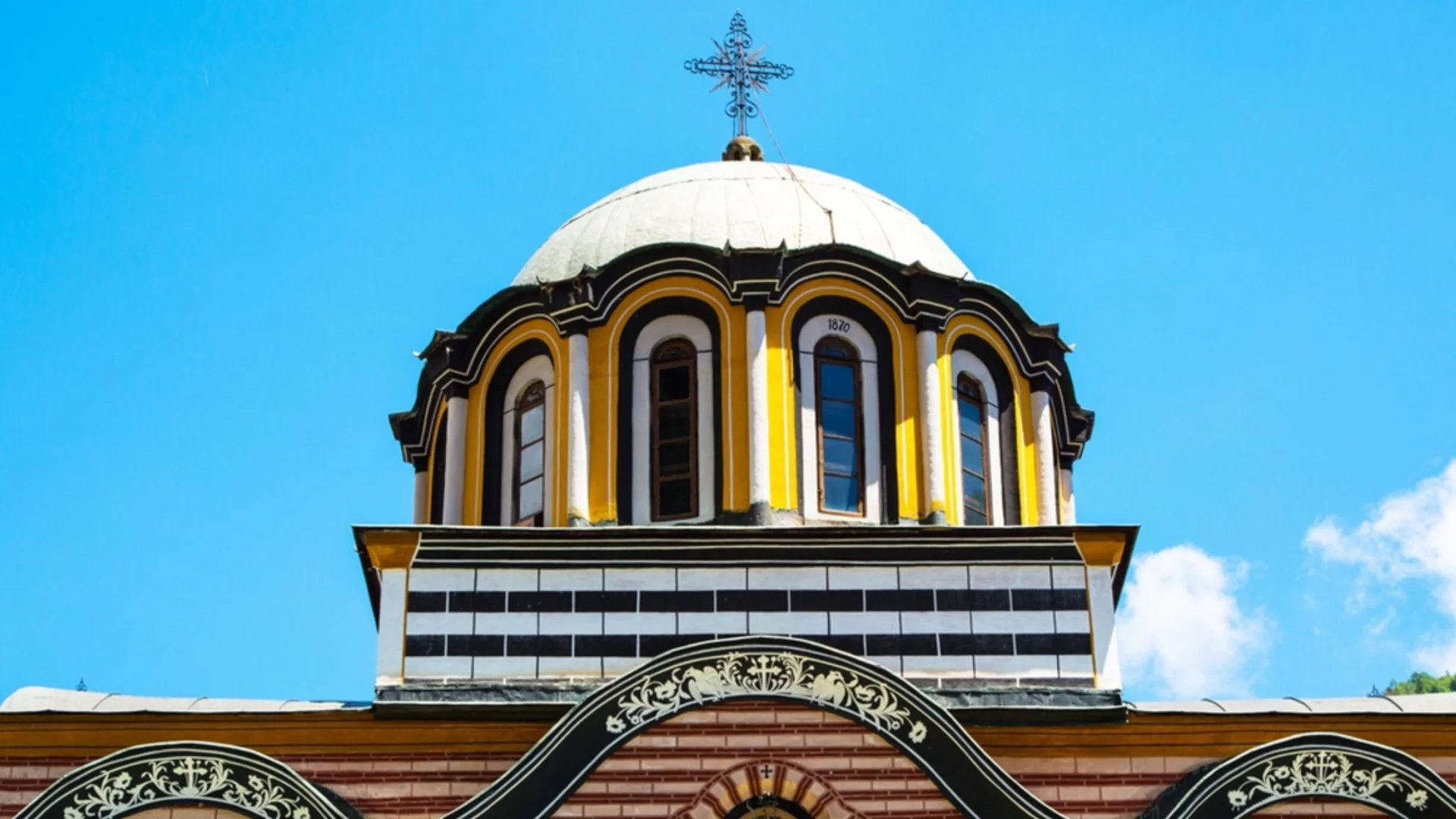 Почитаме голям църковен празник на 5 декември: Какви са традициите и какво се слага на трапезата