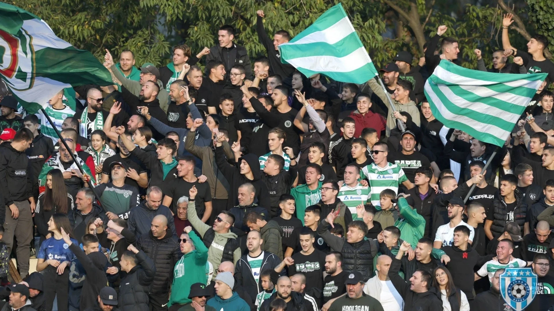 Фенове на Черно море подкрепиха протестите срещу "беззаконието, корупцията и мафиотизираната власт" (СНИМКА)