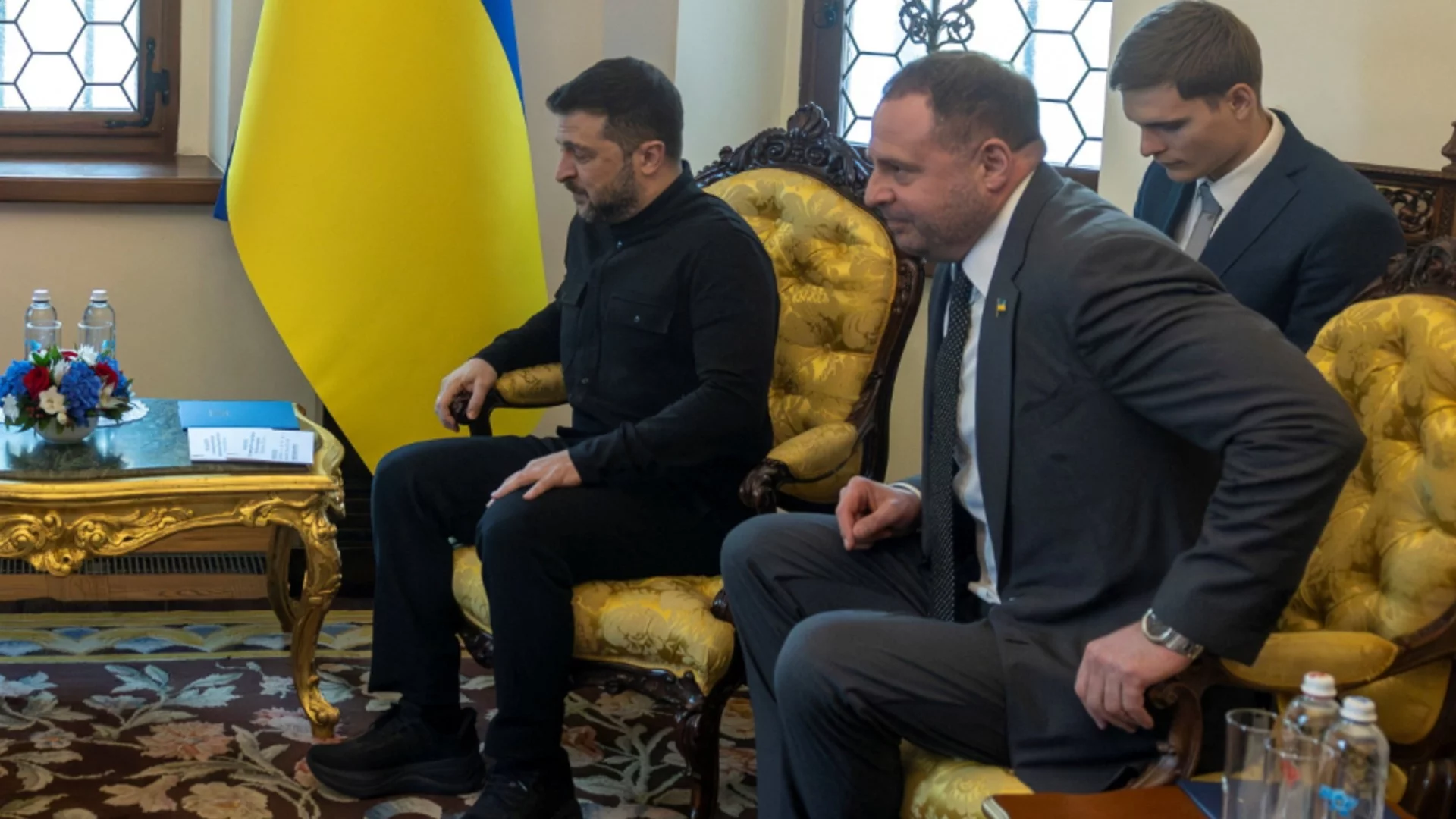 Упреци, обиди и сълзи: Зеленски и Ермак са се разделили много лошо