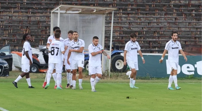 Славия влезе в отлична серия! "Белите" надделяха срещу Добруджа в мач с куп положения, греди и голове