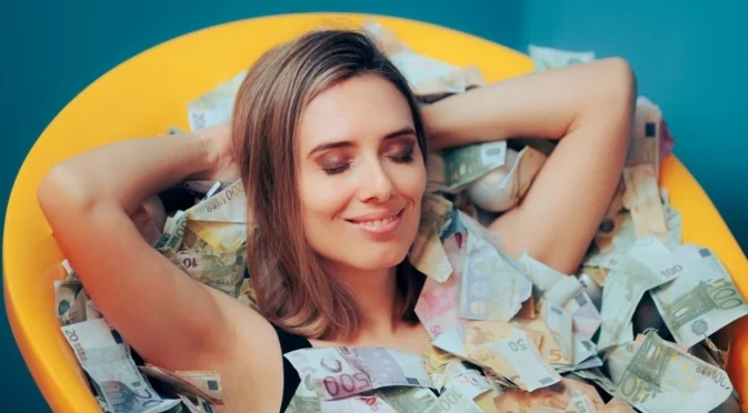 Не люспи от шаран, а жълтици: Свети Николай ще окъпе в пари тези 3 зодии