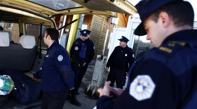 Избори по сръбски: Масов бой, хвърчащи бутилки, столове и дъски (ВИДЕА)