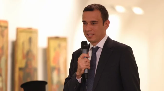 Терзиев: Светлината е знак на солидарност, а днес солидарността е на площада