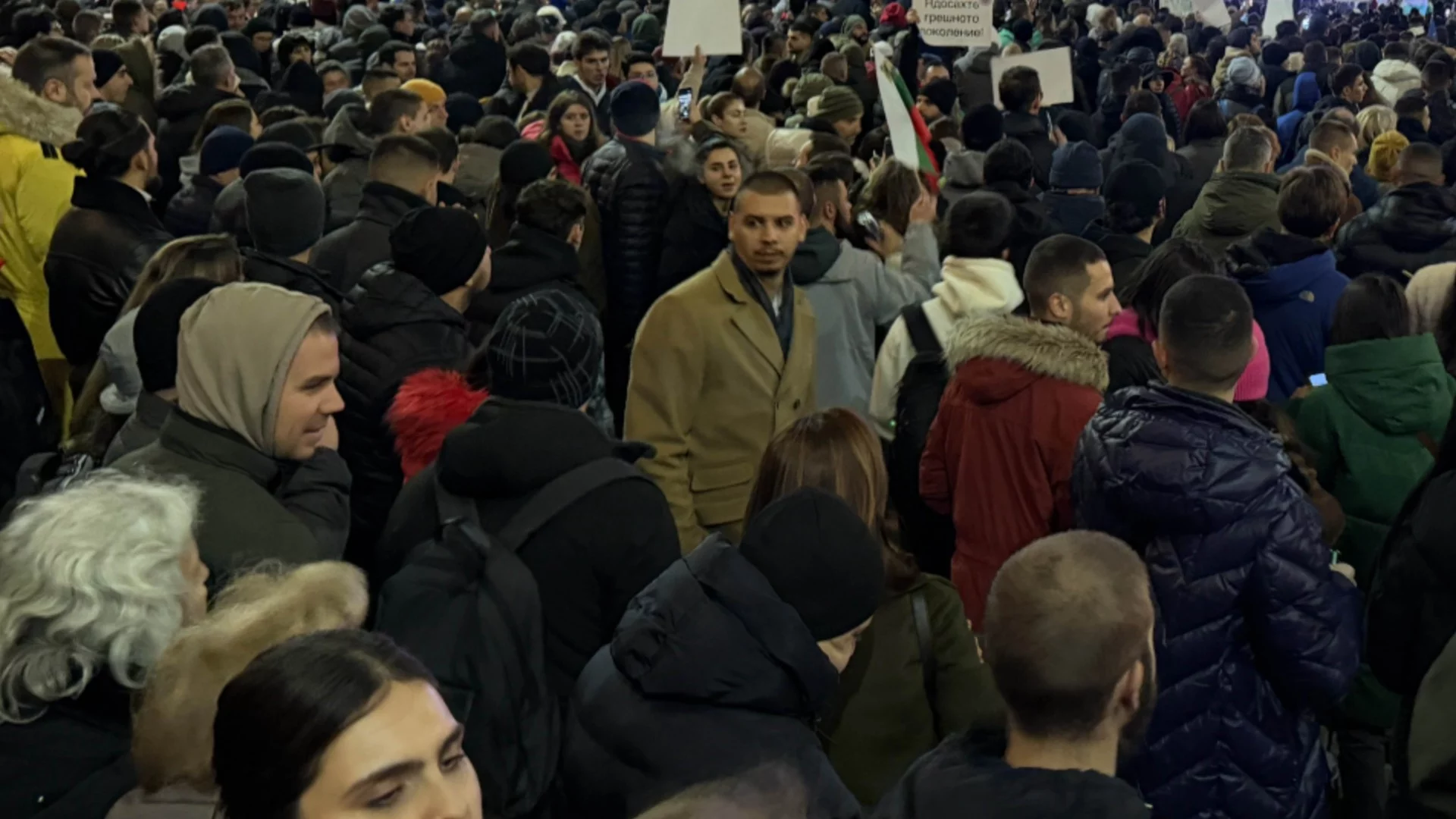 Варна скандира "Свобода" в присъствието на Благомир Коцев (ВИДЕО)