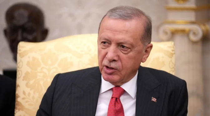 Ердоган след украинските удари по руски кораби: Войната заплашва корабоплаването в Черно море (ВИДЕО)