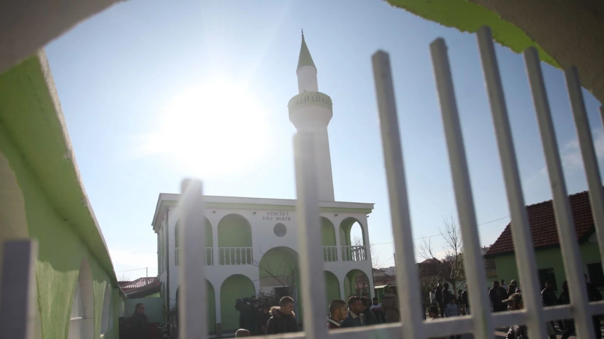 Ислямизмът и десният екстремизъм привличат все повече непълнолетни: Защо?