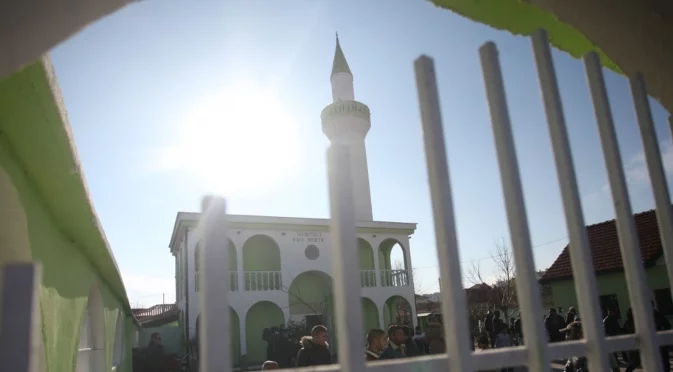 Ислямизмът и десният екстремизъм привличат все повече непълнолетни: Защо?