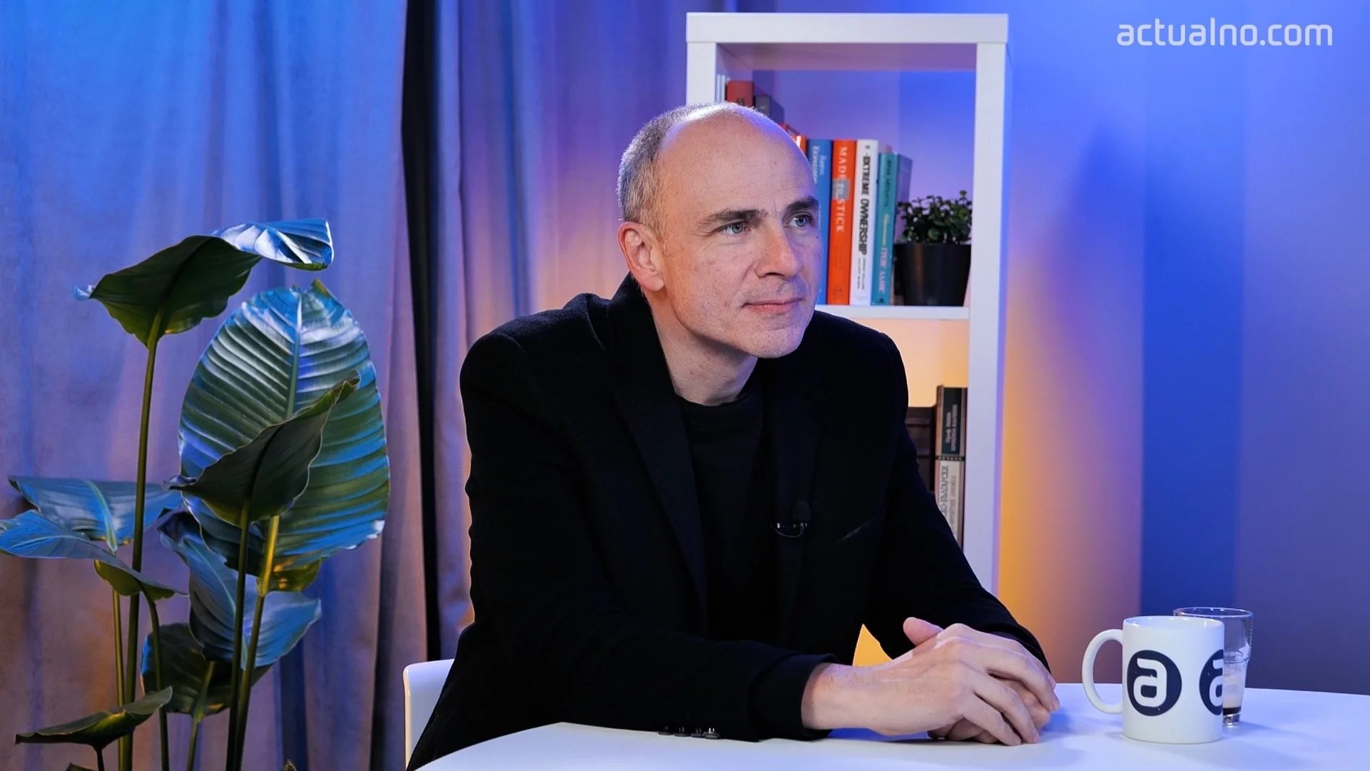 Борисов и Пеевски да се хвърлят на акулите? Петър Чолаков за опасността пред протеста (ВИДЕО)