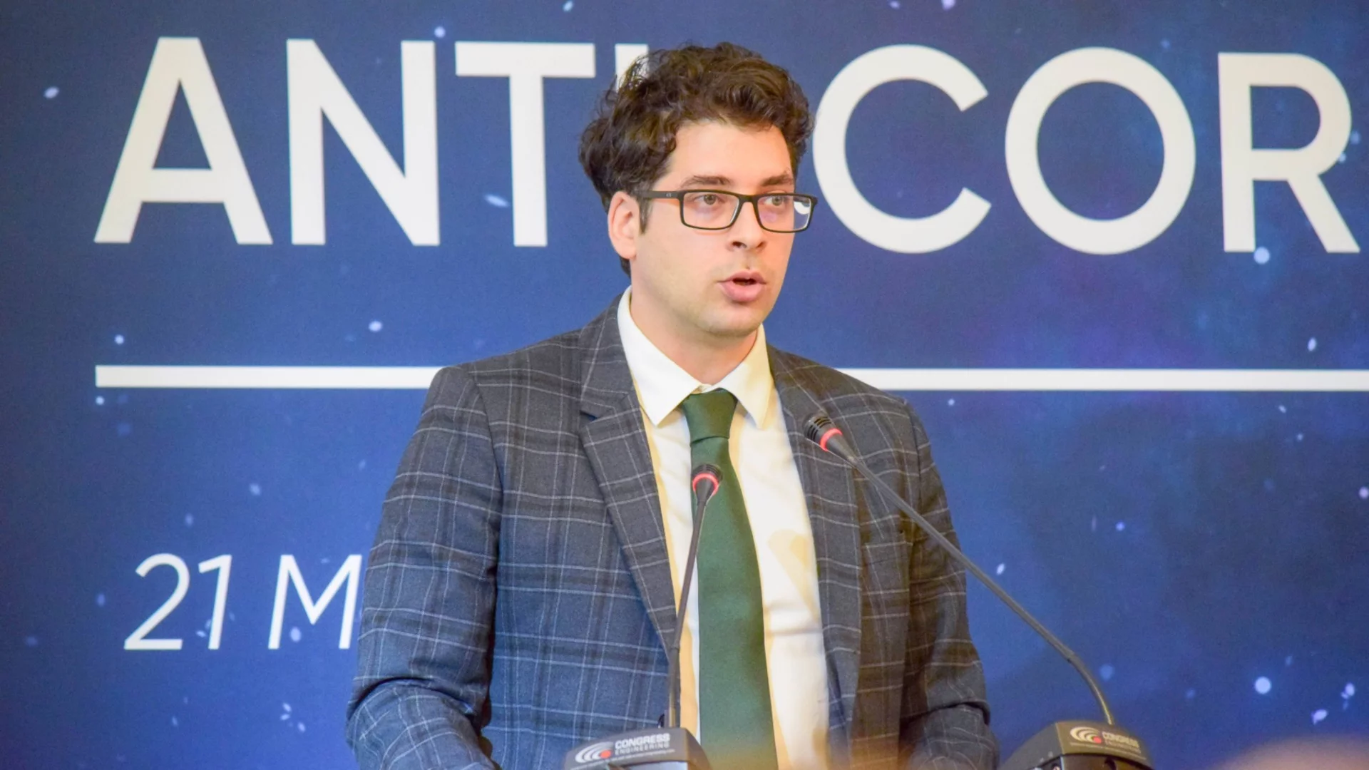 "Не бива да търпим истинските дерибеи и "мършляци" в България и парламента": Бивш служебен вицепремиер