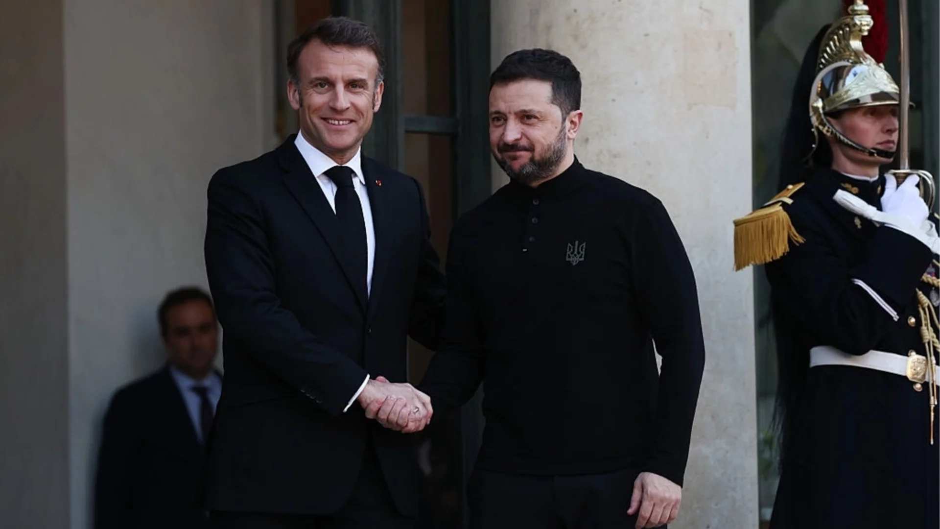 Макрон и Зеленски обсъждат условията за справедлив и траен мир в Украйна