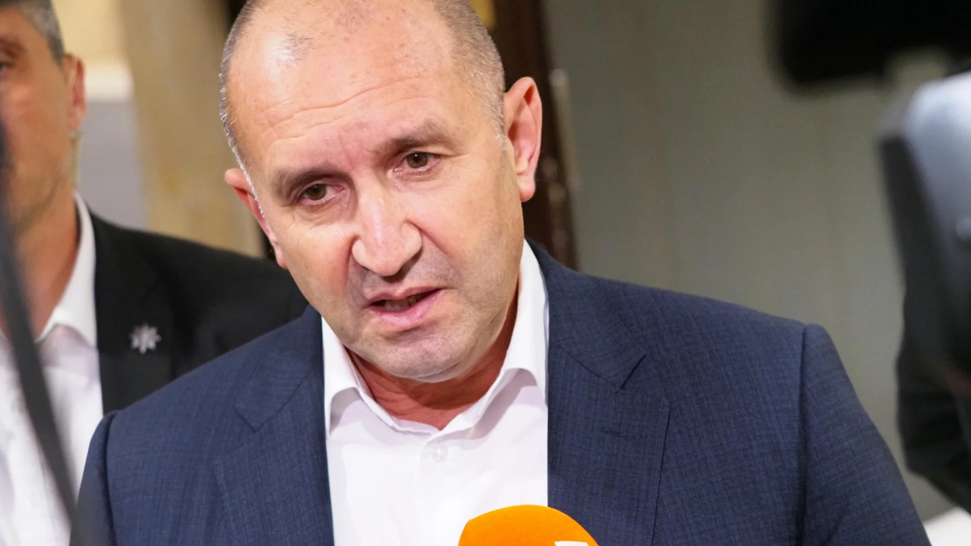 Радев след ескалацията на протеста: Изходът е само един - оставка и предсрочни избори