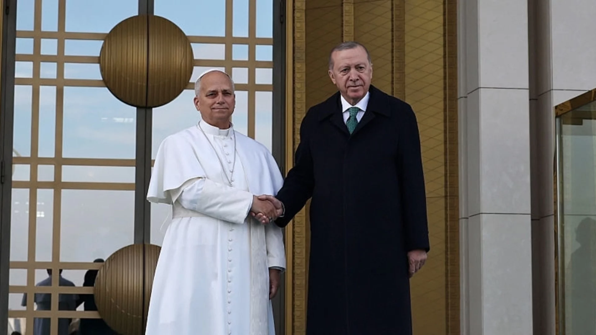 "Турция е посредник на мира": Турският прочит на папската визита