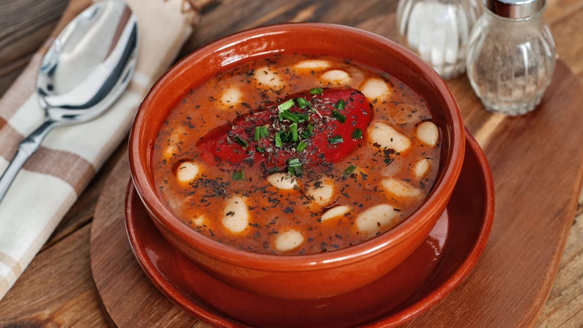 Тази постна боб чорба по манастирски си е истинско спасение по време на Коледния пост