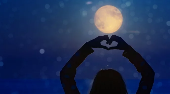 Пълнолунието на 5 декември ще освети пътя към щастието и парите за тези зодии