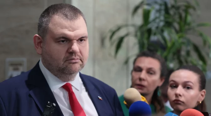 Няма тото, няма "Лукойл Нефтохим": Пеевски не е подписал оттеглянето на Бюджет 2026