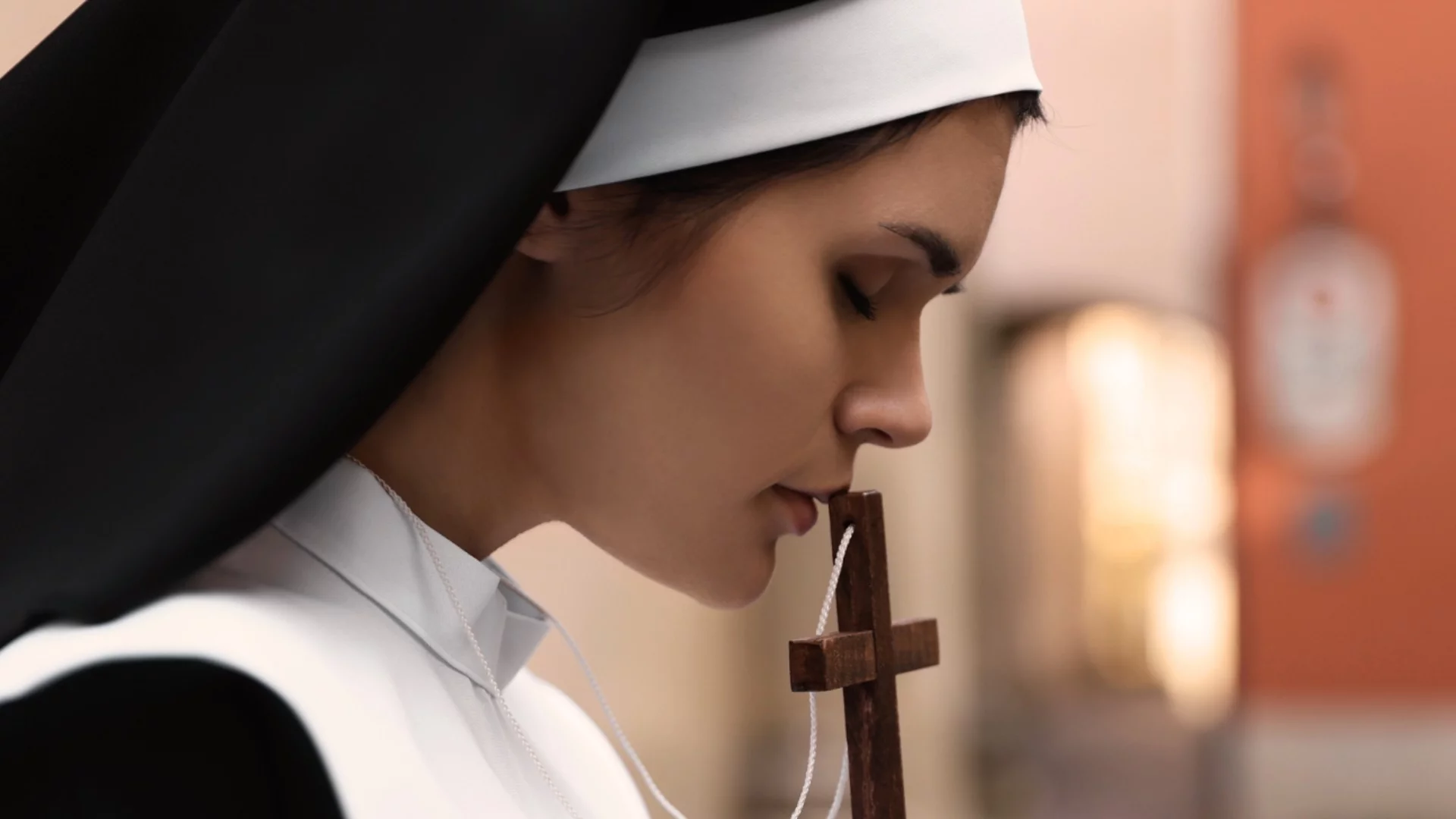 Балканска монахиня измами полицията