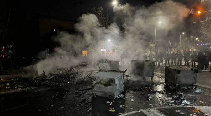 Първи данни: 10 задържани при сблъсъците от провокаторите на протеста