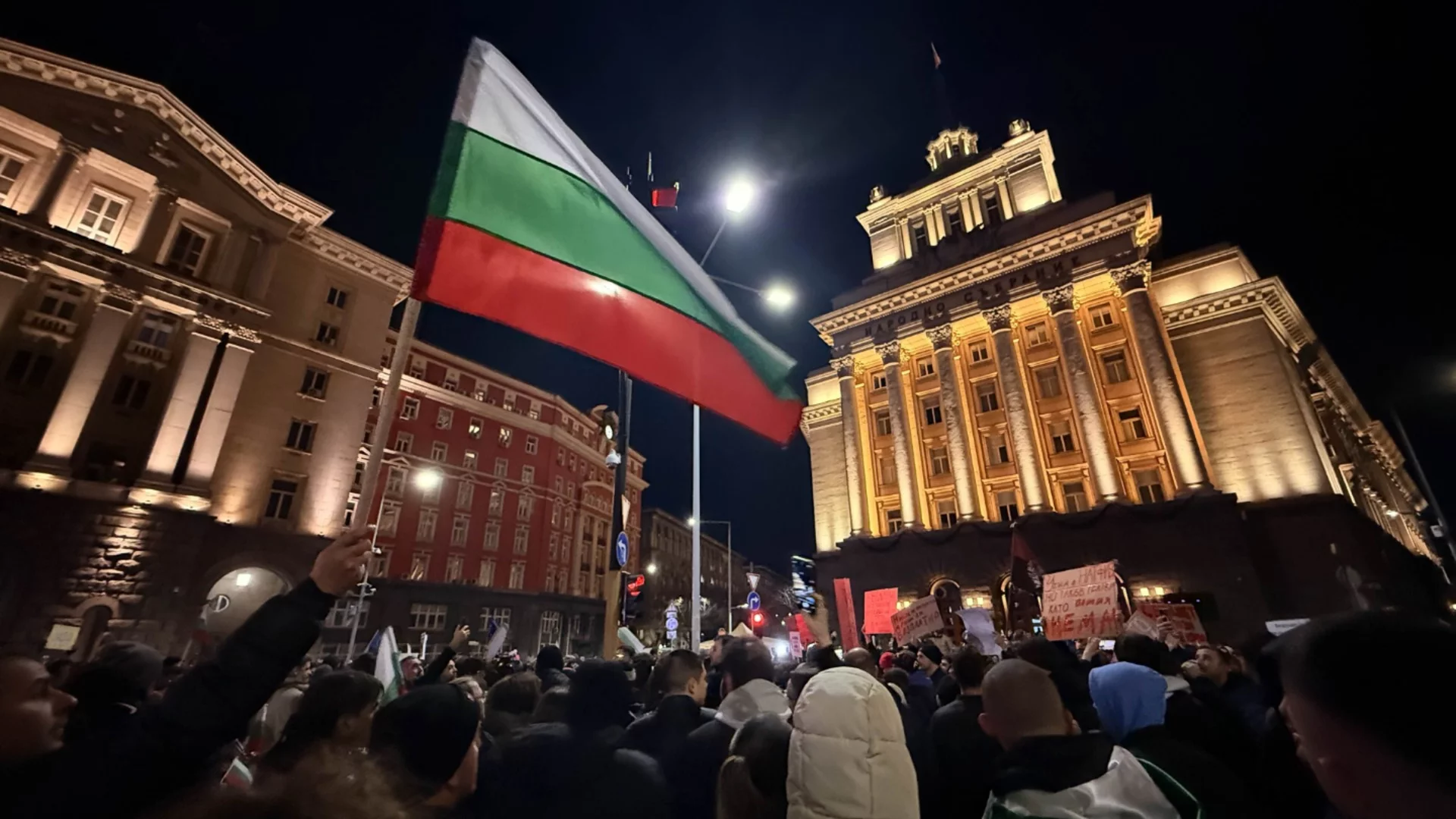 България е будна: Българските знаменитости, които излязоха на масовия протест (ВИДЕО)