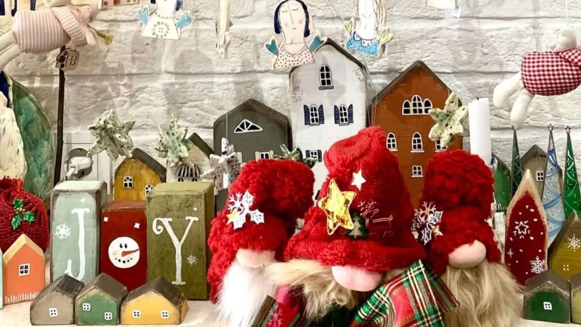 Кампанията "Да украсим Бургас" отново събира града в коледна магия