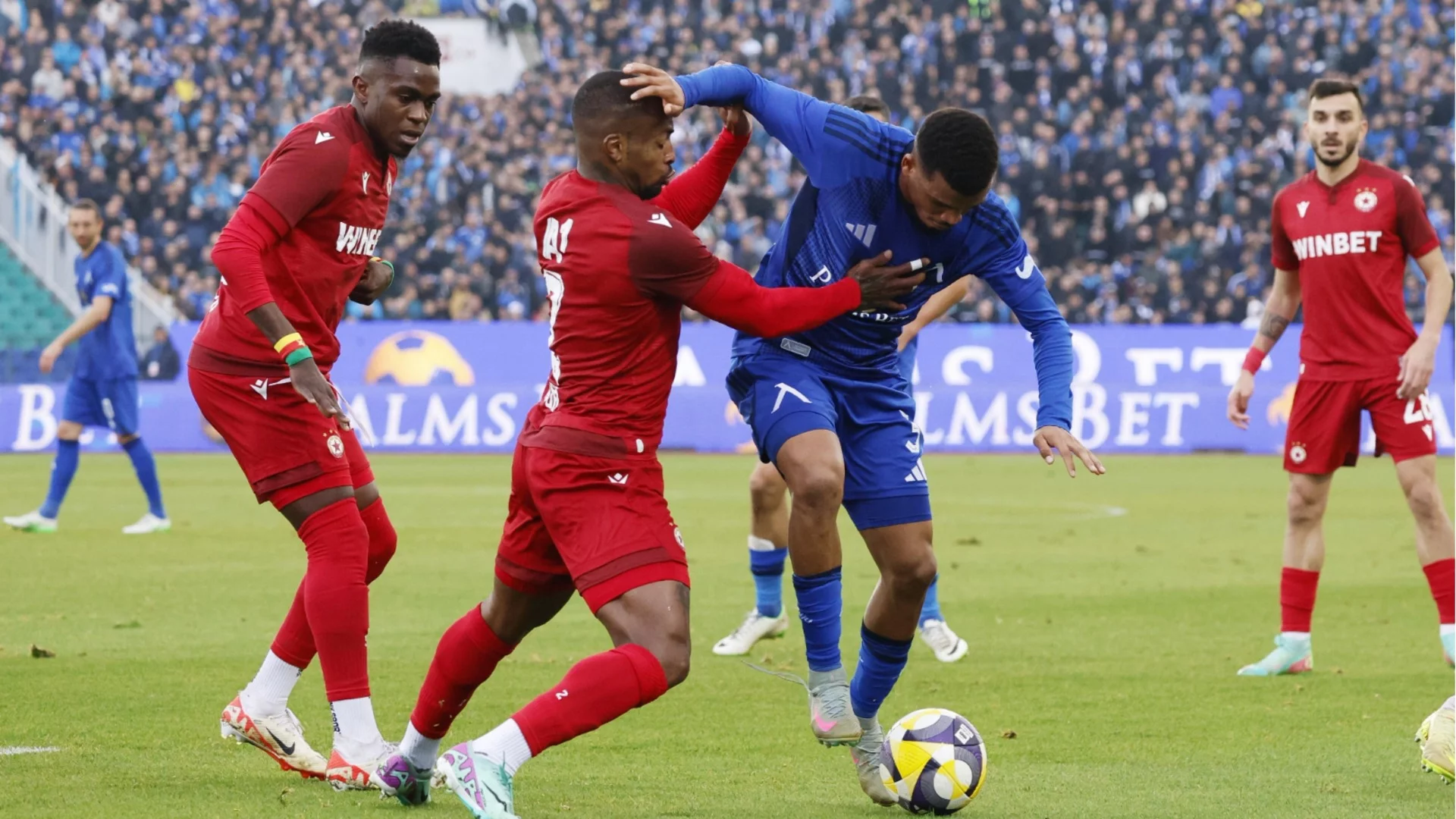 Левски, ЦСКА или Лудогорец - кой пръв ще стъпи накриво? Шансовете сочат един отбор... (ВИДЕО)