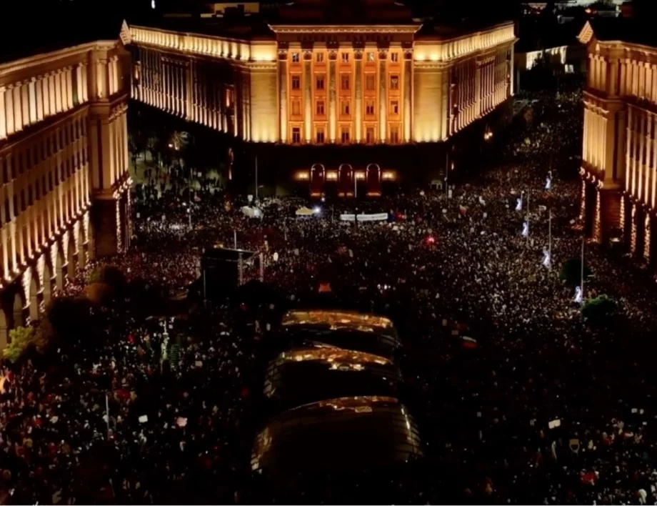 След масовите протести: Кабинетът "Желязков" обяви, че оттегля бюджета 