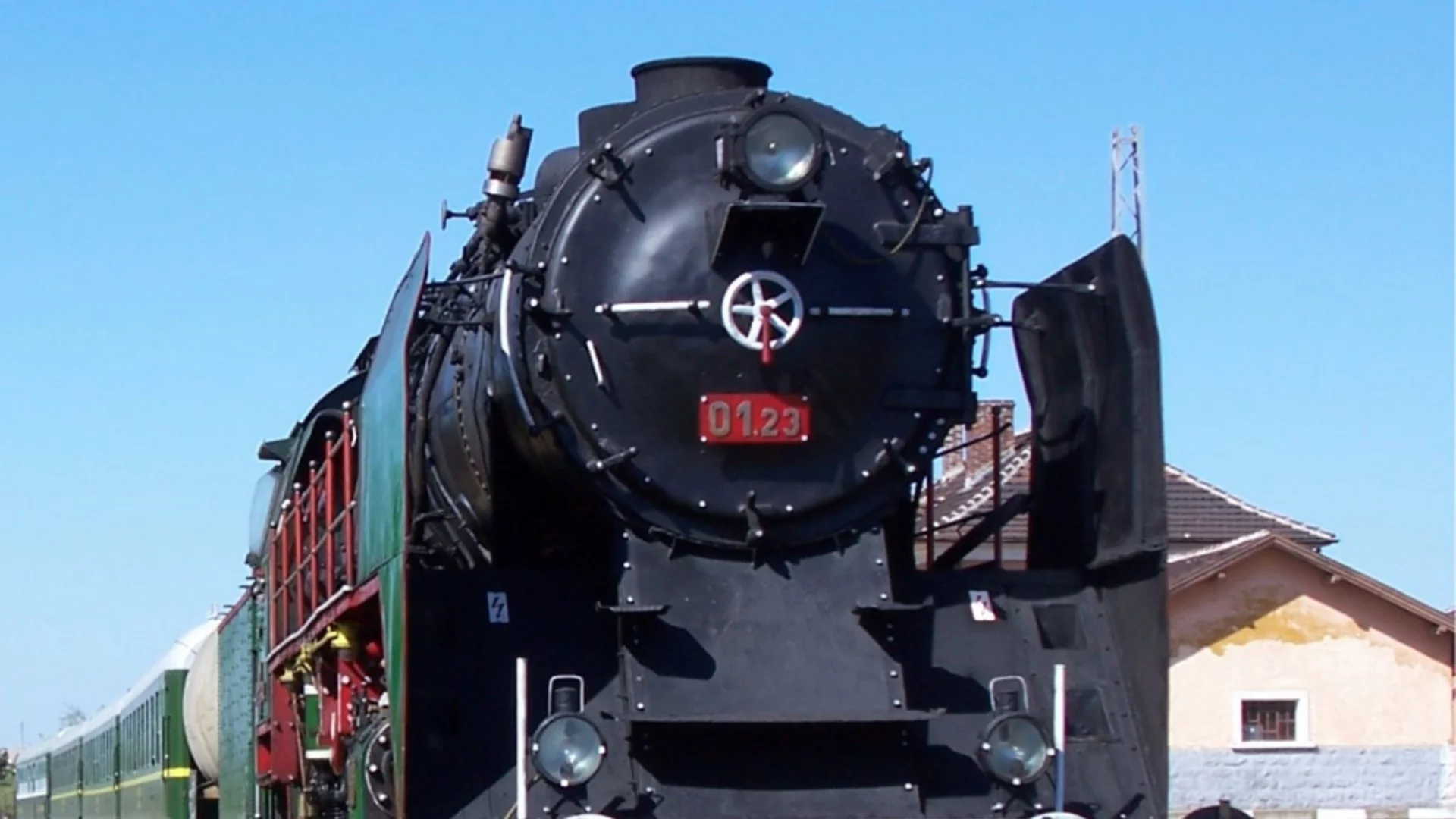 БДЖ пуска допълнителни влакове с Дядо Коледа и Снежанка