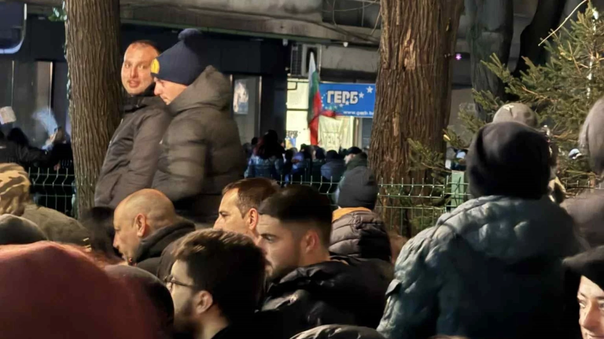 Ден по-късно: Габрово излезе на многоброен протест